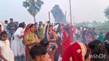 इस्लामनगर अलीगंज: उदयीमान सूर्य को अर्घ्य देकर छठ व्रतियों ने देश, परिवार और समाज के लिए सुख, समृद्धि व मंगल जीवन की कामना की