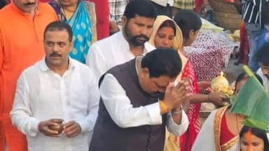 अररिया: शहर के विभिन्न छठ घाटों का सांसद ने लिया जायजा, बस स्टैंड स्थित नहर घाट पर दिया अर्द्ध