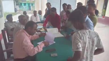 वारिसनगर: वारिसनगर थाना परिसर में जनता दरबार का किया गया आयोजन, चार मामलों का हुआ निष्पादन