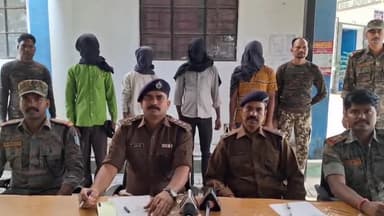सिमडेगा: सिमडेगा पुलिस ने मोटरसाइकिल चोरी मामले में चार चोरों को गिरफ्तार किया, मोटरसाइकिल बरामद