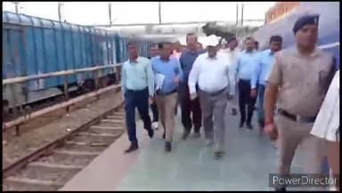 कहरा: सहरसा रेलवे जंक्शन का DRM ने किया निरीक्षण, यात्रियों की सुविधा के लिए रेलवे की व्यवस्था का लिया जायजा
