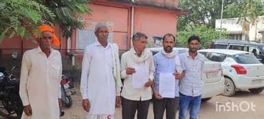 धौलपुर: पुलिस अधीक्षक कार्यालय पर किसानों ने एसपी से पैसे दिलवाने की गुहार लगाई