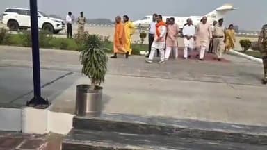 वाराणसी पहुंचे मुख्यमंत्री योगी आदित्यनाथ का एयरपोर्ट पर भाजपा नेताओं ने किया स्वागत