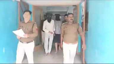 #सिंगरौली विन्ध्यनगर थाना तेलगवां पुलिया राहगीर से दिन दहाड़े मारपीट कर पैसे लूटने वाले आरोपियों को गिरफ़्तार.
#sunilshah