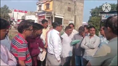 बकानी: बकानी कस्बे में तहसीलदार द्वारा गुल्या खाल की पैमाइश से नाराज व्यापार संघ ने विकास अधिकारी को सौंपा ज्ञापन