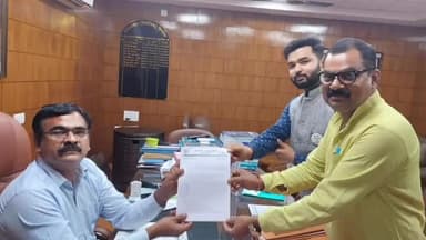 कांके: साइलेंस पीरियड में जेएमएम के प्रेस कॉन्फ्रेंस पर कार्रवाई की मांग, बीजेपी ने निर्वाचन सदन में किया प्रदर्शन