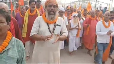 तेघरा: सिमरिया गंगा घाट पर कल्पवास मेले की तीसरी परिक्रमा में उमड़ी साधु-महात्माओं की भीड़