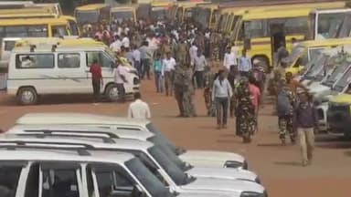 कांके: मोरहाबादी स्थित डिस्पैच सेंटर से विधानसभा चुनाव के लिए पोलिंग पार्टियां रवाना