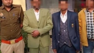 हरदोई: सार्वजनिक स्थान पर शराब पीने को लेकर 70 स्थानों पर छापेमारी, 1155 लोगों की जांच में 37 पर की गई कार्रवाई