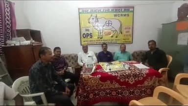 नरसिंहपुर: वेस्ट सेंट्रल रेलवे मजदूर संघ के आगामी चुनाव को लेकर रेलवे स्टेशन के ब्रांच कार्यालय में बैठक आयोजित हुई