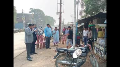 पांकी: जिला निर्वाचन अधिकारी शशि रंजन ने पाकी विधानसभा के कई बूथों का दौरा किया