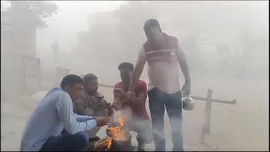 सरदारशहर: सरदारशहर क्षेत्र में अचानक छाए घने कोहरे के कारण आम जनजीवन अस्त-व्यस्त, वाहन चालकों को हुई परेशानी