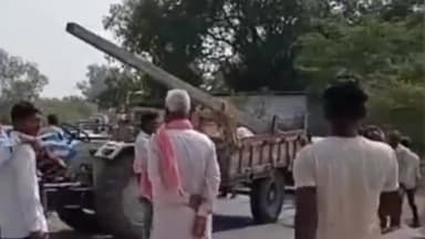 सीतामऊ: कृषि उपज मंडी सीतामऊ में प्याज के कम भाव मिलने से नाराज किसानों ने मंदसौर-सुवासरा रोड पर किया चक्का जाम