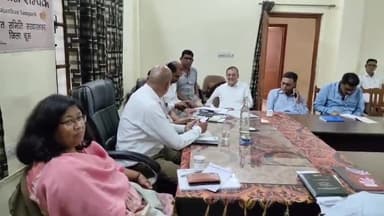 सरदारशहर: सरदारशहर पंचायत समिति कार्यालय में एसडीएम दिव्या चौधरी की अध्यक्षता में अटल जन सेवा शिविर का आयोजन हुआ