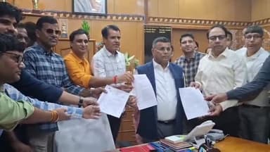 झुंझुनू: झुंझुनू तहसील, उपखंड और कलेक्ट्रेट के कर्मचारियों ने जिला कलेक्टर को ज्ञापन देकर रखी अपनी मांग