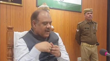 रामपुर: गुरुवार को कलेक्ट्रेट सभागार में उत्तर प्रदेश राज्य सूचना आयुक्त मोहम्मद नदीम ने की प्रेसवार्ता