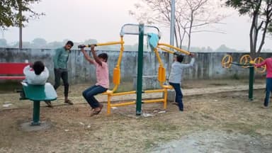 Ambedkar park billowa me Nagar parishad bilaua dwara lgya gya exorsize Ka samaan bachhe bahut khush h