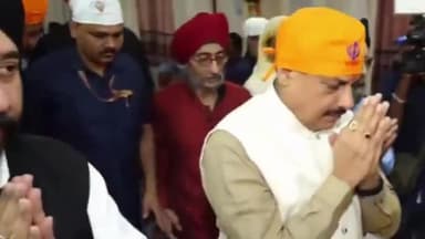 हुज़ूर: गुरु नानक जयंती के अवसर पर CM मोहन यादव ने अरेरा कॉलोनी स्थित गुरुद्वारे में माथा टेका