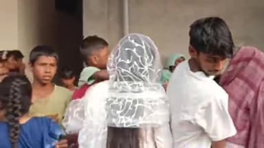 नौतन: सूरत से कमाकर घर लौट रहे नौतन के मजदूर की कुडिया कोठी ट्रेन से कटकर हुई मौत, परिवार में मातम छाया