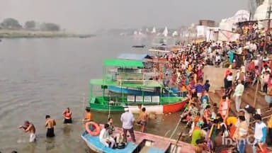 बाह: कार्तिक पूर्णिमा पर बटेश्वर में श्रद्धालुओं का सैलाब, यमुना स्नान और दर्शन के लिए लगी लंबी कतारें