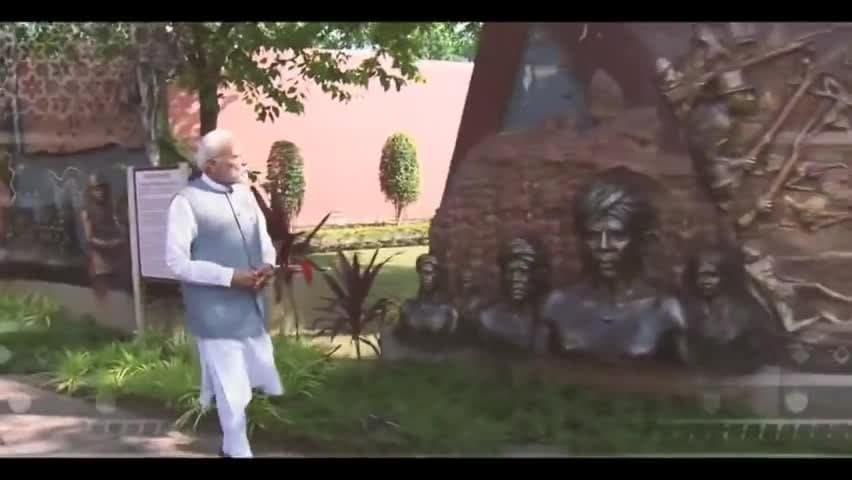 भगवान बिरसा मुंडा जी ने मातृभूमि की आन-बान और शान की रक्षा के लिए अपना सर्वस्व न्योछावर कर दिया। उनकी जन्म-जयंती ‘जनजातीय गौरव दिवस’ के पावन अवसर पर उन्हें मेरा कोटि-कोटि नमन।

#JanjatiyaGauravDiwas