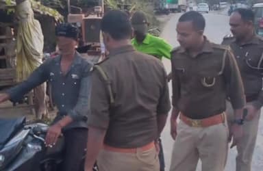 मुगलसराय: जिले के विभिन्न थाना क्षेत्रों में बैरियर लगाकर वाहनों के खिलाफ चलाया गया अभियान, नियमों की अवहेलना पर हुई कार्रवाई