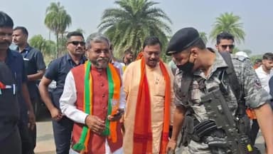 पांकी: जमुआ विधानसभा क्षेत्र में BJP प्रदेश अध्यक्ष बाबूलाल मरांडी और पाकी के भाजपा प्रत्याशी डॉ. शशी भूषण मेहता ने किया प्रचार