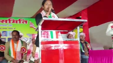 ओरमांझी के ईचादाग टुण्डाहूली में आयोजित बाघिन बण्डा जतरा में मुख्य अतिथि के रूप में शामिल हुई रिया तिर्की