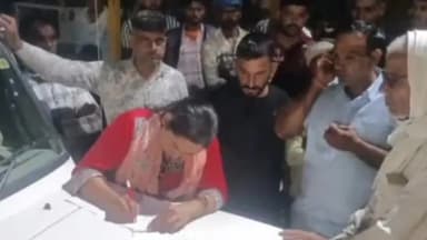 झुंझुनू: नयासर गांव की एक विवाहिता से मारपीट का मामला बीडीके अस्पताल में देर रात एक घंटे तक चला हंगामा