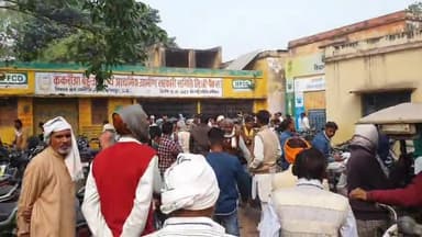 रामपुर: पनबड़िया किसान सेवा सहकारी समिति में खाद की किल्लत से किसान परेशान, ए.आर. ऑपरेटिव ने कहा- सभी को मिलेगी खाद