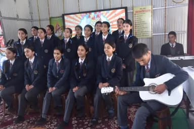 शिमला ग्रामीण: क्रीसैंट सीनियर सेकेंडरी स्कूल टुटू ने सोमवार को मनाया वार्षिक पारितोषिक वितरण समारोह