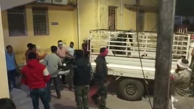 कांकेर: पुलिस ने नक्सली मुठभेड़ में मारे गए पांच नक्सलियों के शव को जिला अस्पताल में लाया