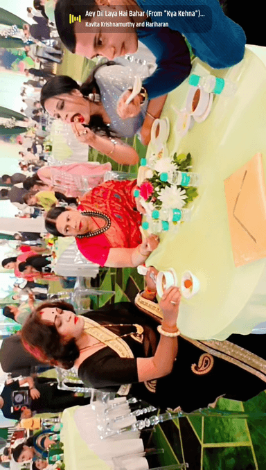 वरिष्ठ व्यापारी श्री झम्मट मल थारवानी जी के सुपुत्र के विवाह समारोह में शामिल होकर पुत्रवधू को आशीर्वाद दिया ।