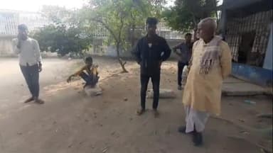 बिहार: जिले के केनार मोड़ के पास अनियंत्रित होकर पलटी कार, एक युवक की मौत व तीन लोग घायल