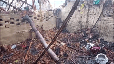 भदोही: दुर्गागंज थाना क्षेत्र के बैरी बोझ में छप्पर में आग लगने से हुआ हजारों का नुकसान