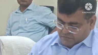 प्रतापगढ़: आगामी बोर्ड परीक्षा को लेकर डीएम प्रतापगढ़ ने अधिकारियों के साथ की बैठक, दिए आवश्यक निर्देश