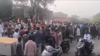 शाहनगर: शाहनगर में आदिवासी वनवासी दलित क्रांति सेना ने किया चक्काजाम, सीएम के नाम सौंपा ज्ञापन