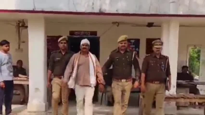 मैथा: ज्योति मोड़ के पास शिवली पुलिस ने हत्या के प्रयास में वांछित अभियुक्त को किया गिरफ्तार, की कार्रवाई