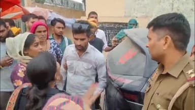 मथुरा: कोसीकलां के अग्रसेन चौराहे पर दिनदहाड़े बदमाशों ने महिला के सोने के दोनों कुंडल लूटे, क्षेत्र में फैली सनसनी