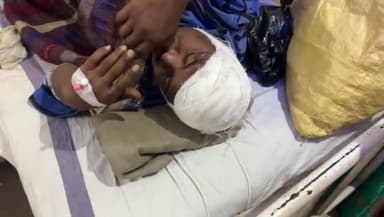 टीकमगढ़: अहार पुलिया और वैसा गांव के बीच सड़क हादसे में एक व्यक्ति गंभीर रूप से हुआ घायल, सिर में लगाए गए 15 से अधिक टांके