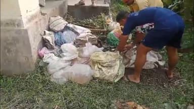 कोईलवर: कोईलवर चांदी और गिधा थाने के विभिन्न कांडों में जब्त शराब का अंचल परिसर कोईलवर में किया गया विनष्टिकरण