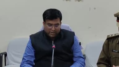 कांके: झारखंड विधानसभा चुनाव के दूसरे चरण की जानकारी समाहरणालय में डीसी और एसएसपी ने दी