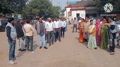 खुरई: भाड़े के शिक्षक मामले में FIR के विरोध में खुरई के जनशिक्षक के समर्थन में शिक्षकों ने SDM को ज्ञापन सौंपा