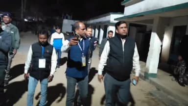 कांके: रांची के सिल्ली विधानसभा क्षेत्र के राहे में उपायुक्त ने मतदान बूथों और क्लस्टर का किया निरीक्षण