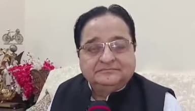 मुरादाबाद: बाबा बागेश्वर धीरेंद्र शास्त्री ने शुरू की हिंदू जोड़ो यात्रा, सपा नेता डॉक्टर एसटी की प्रतिक्रिया आई सामने