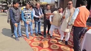 पूरनपुर: पकड़िया चौराहे से घुंघचाई चौराहे तक सीसी रोड निर्माण कार्य का विधायक बाबूराम पासवान ने किया शुभारंभ