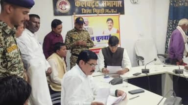 निवाड़ी: रोजगार सहायक पर सेवा शुल्क न लेने का आरोप, ककावनी निवासी कललू खंगार और महिला गोरा ने कलेक्टर से की शिकायत