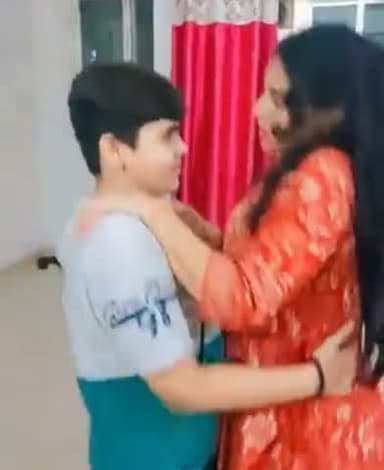 सोचिए यदि यहीं पर आप जेंडर रिवर्स कर दो तो कितना हाहाकार हो जाता, बातें चलने लगती पॉक्सो की मगर 

क्या इस महिला पर पॉक्सो के नियमों के तहत कार्यवाही होगी? एक अधेड़ महिला जो कि 10 साल से कम उम्र के बच्चे के साथ अश्लील हरकतें कर नृत्य कर रही