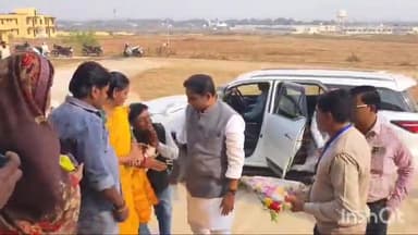 बटियागढ़: दमोह सांसद राहुल सिंह लोधी फतेहपुर पहुँचे, अजब धाम में दर्शन किए और छोटे सरकार से मुलाकात की