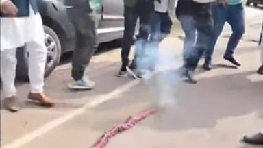 कांके: हरमू स्थित जेएमएम कार्यालय में कार्यकर्ताओं ने पार्टी की जीत का जश्न मनाया